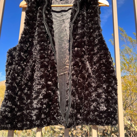 East 5th Women’s Zipper Vest Color Black L/XL Two Pockets - Picture 8 of 11